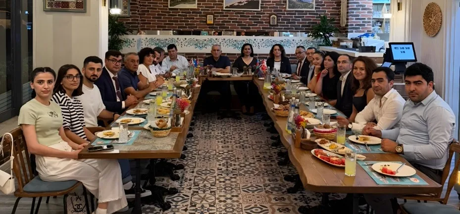 Çavuşoğlu, Azerbaycan’da KKTC üniversiteleri mezunlarıyla buluştu – BRTK