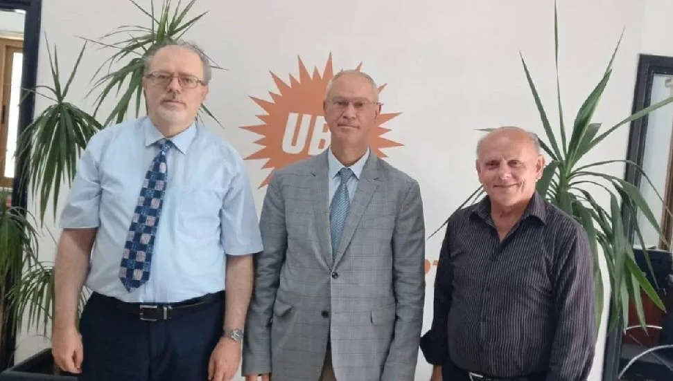 Hasipoğlu, Onbeş Kasım Kıbrıs Üniversitesi Mühendislik Fakültesi Dekanı Ramiz’i kabul etti – BRTK