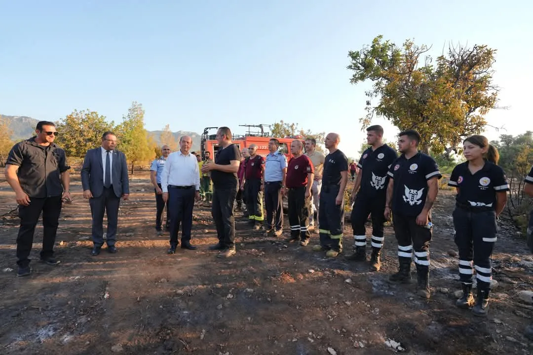 Cumhurbaşkanı Ersin Tatar, Esentepe Karaağaç Bölgesi’ndeki yangın yerine giderek incelemelerde bulundu – BRTK