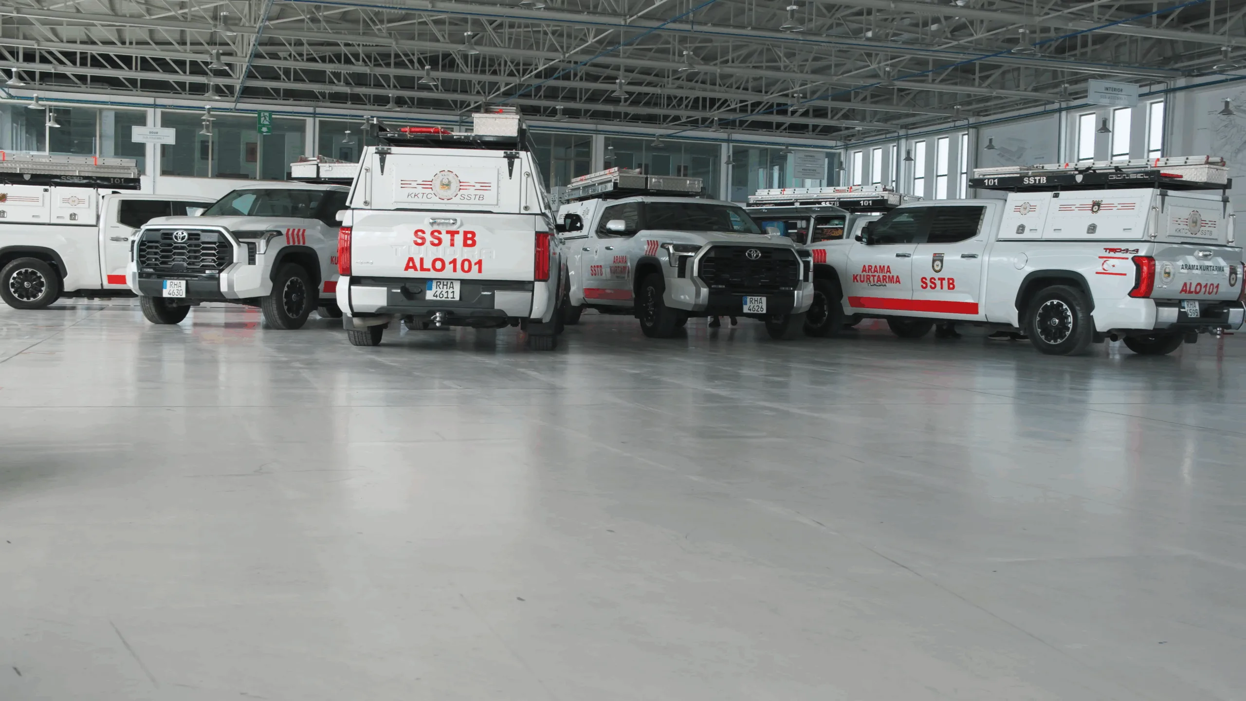 Sivil Savunma Teşkilat Başkanlığı, Günsel tarafından üst yapıları tamamlanan 8 aracı törenle teslim aldı – BRTK