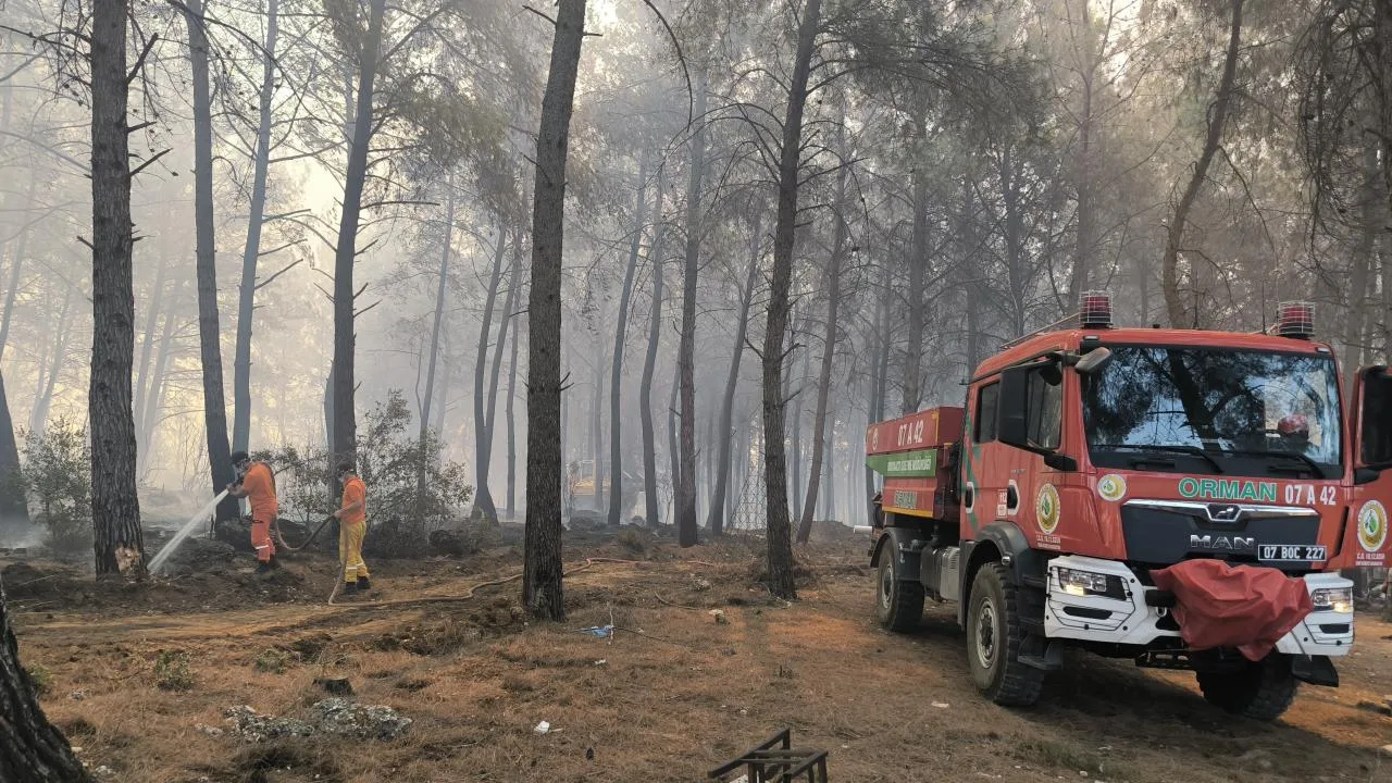 Antalya’da orman yangını: Havadan ve karadan müdahale ediliyor
