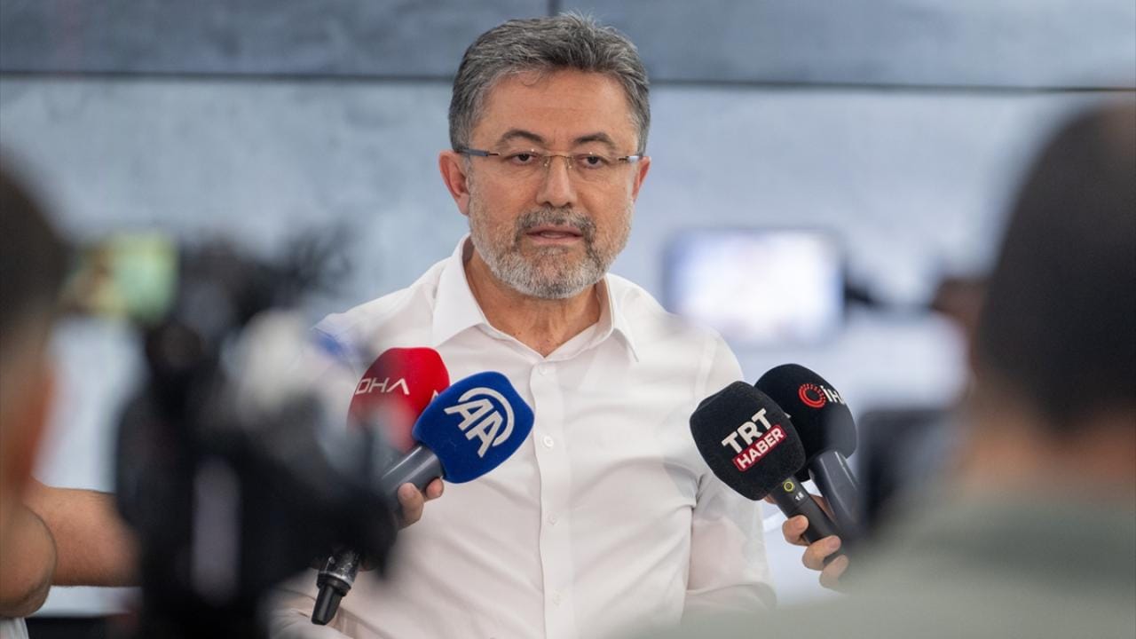 Buca ve Ödemiş’teki yangınlar kontrol altına alındı