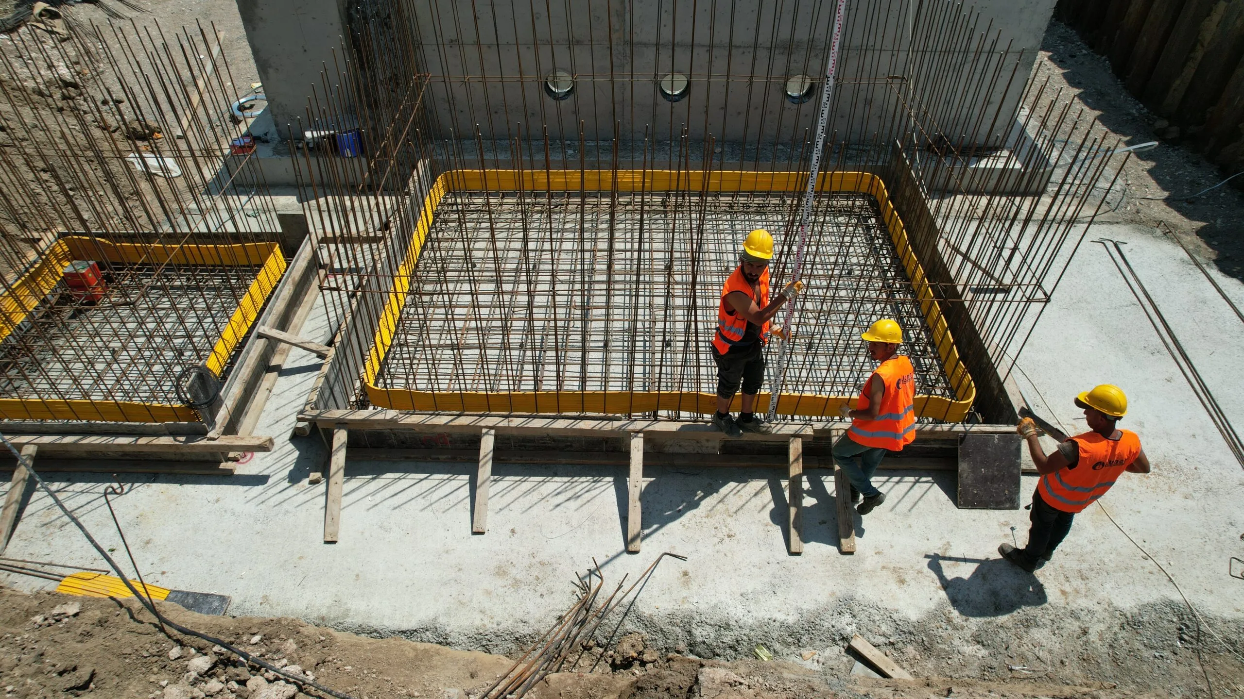 Aşırı sıcaklarda dışarda çalışma yasağına uymayanlar için “Alo 102 İhbar Hattı” devrede – BRTK