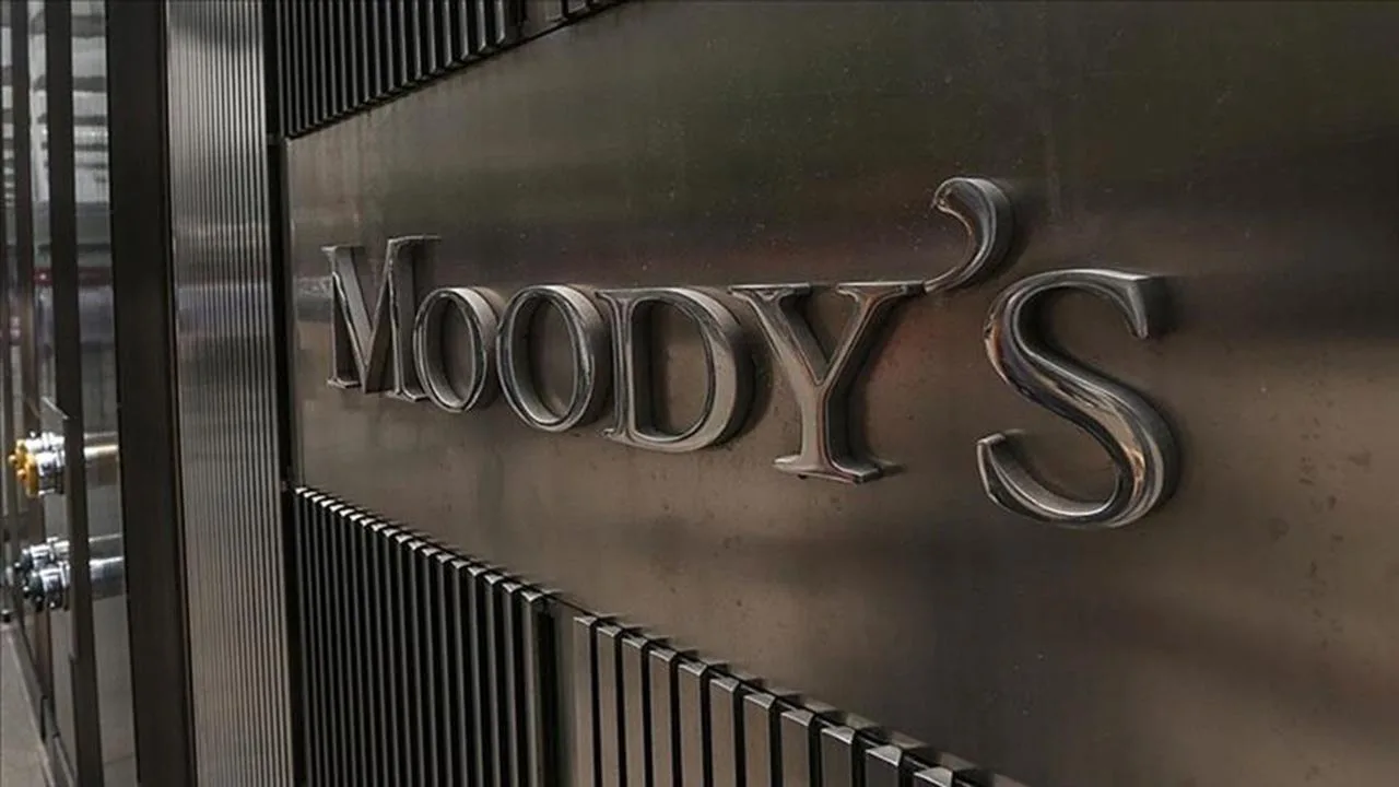 Moody's Türkiye'nin kredi notunu yükseltti