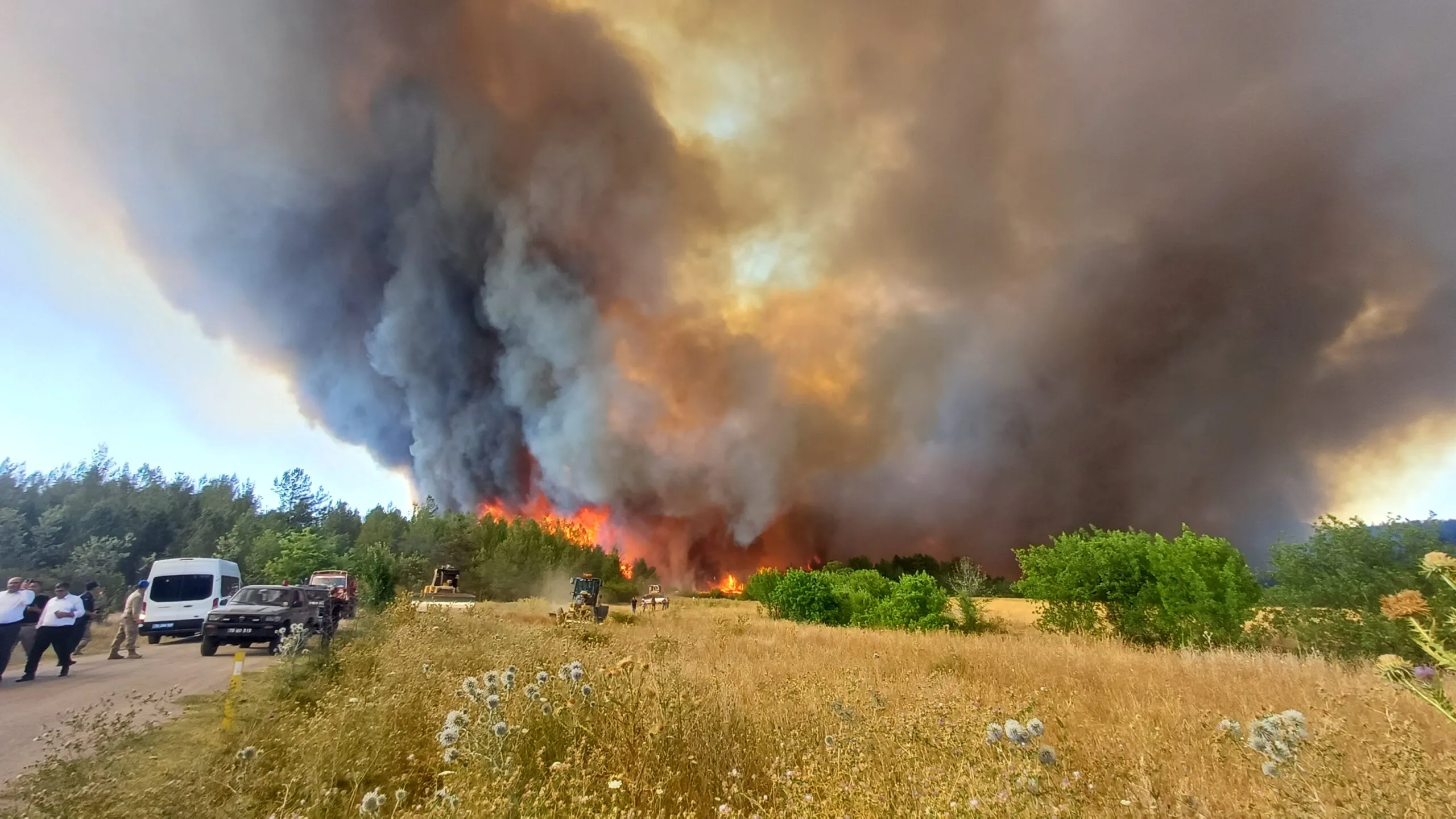 Türkiye’de altı noktada alevlerle mücadele sürüyor – BRTK