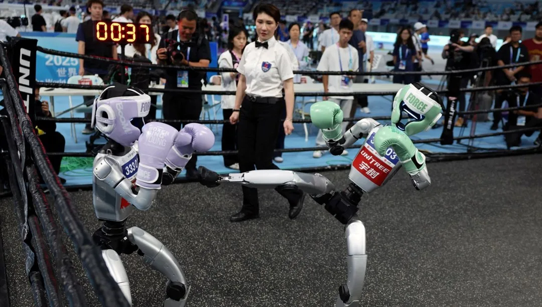 Futbol, atletizm ve kick boks: Robotlar arenada yarıştı – Son Dakika Teknoloji Haberleri