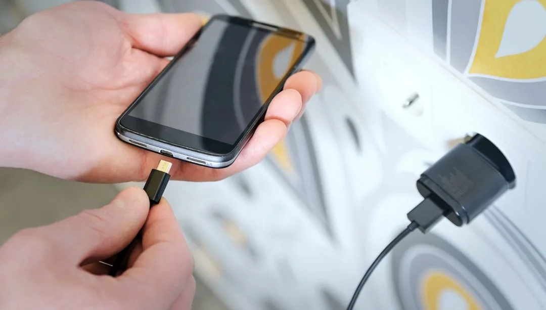 Şarj cihazını prizde bırakmak doğru mu? ”Vampir enerji” tehlike saçıyor – Son Dakika Teknoloji Haberleri