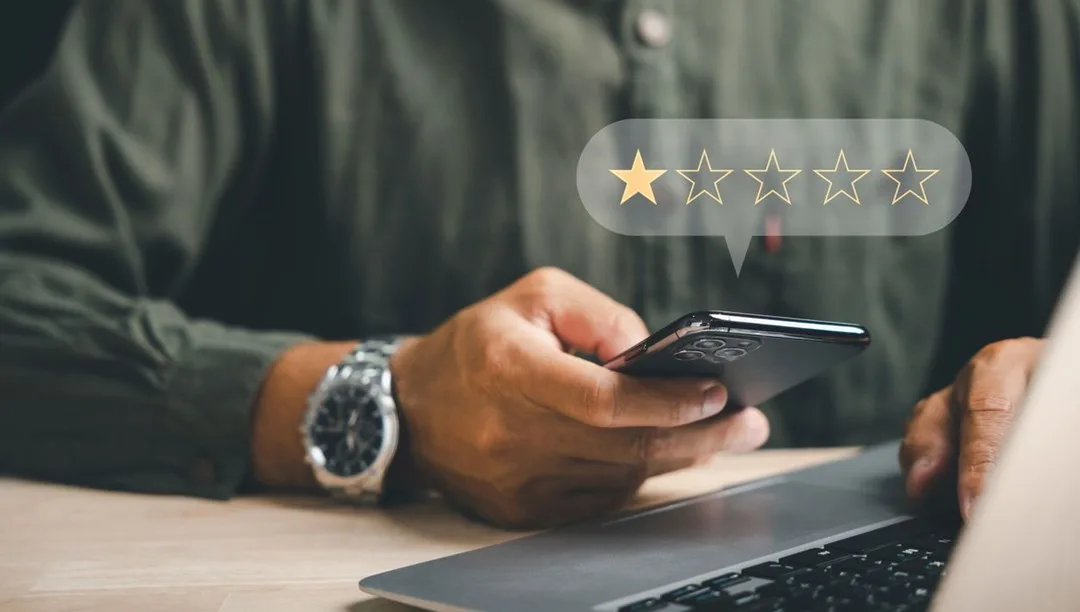 Tüketici şikayetlerini parayla alıp sattı, milyon dolarlık şirket kurdu – Son Dakika Dünya Haberleri