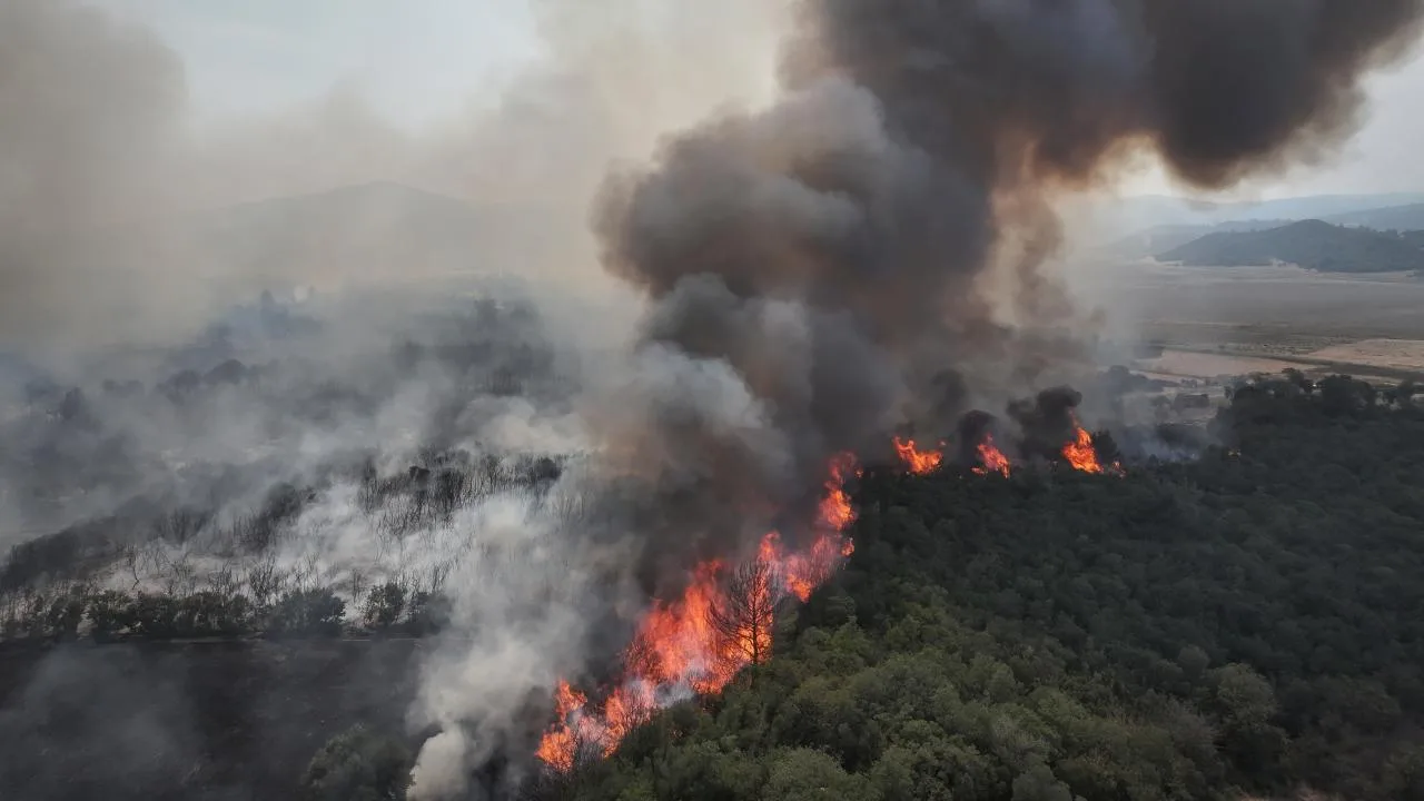 Çanakkale’de alevlerle mücadele devam ediyor