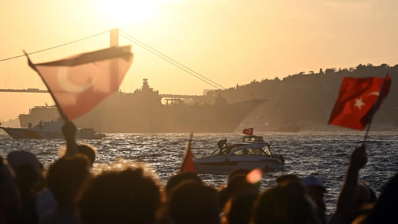 Mavi vatanın muhafızları İstanbul'u selamlayacak