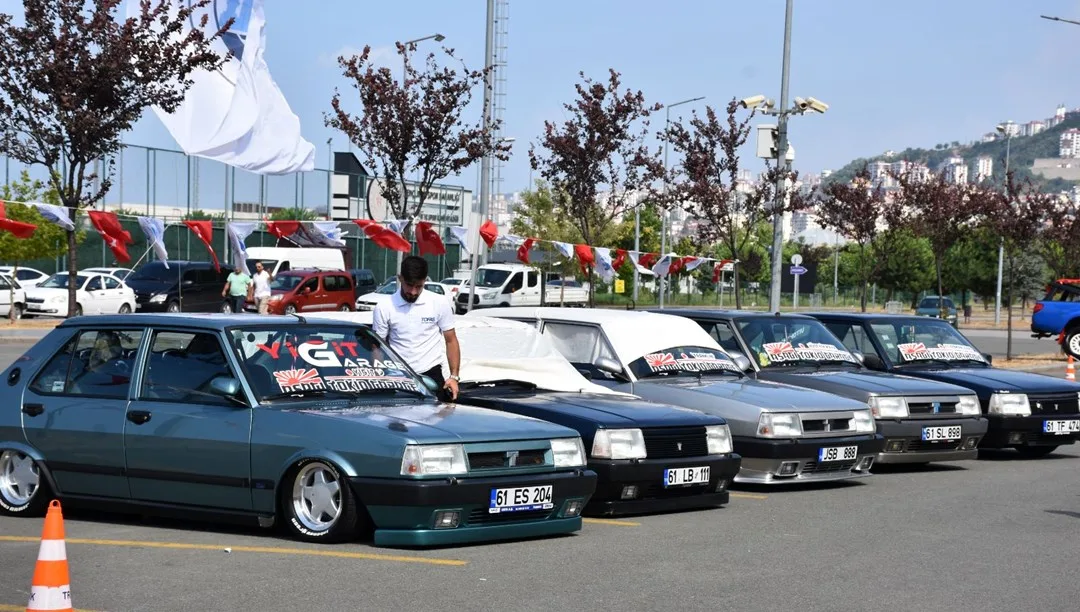 300 bin liralık araca milyonluk modifiye… Trabzon’da buluştular