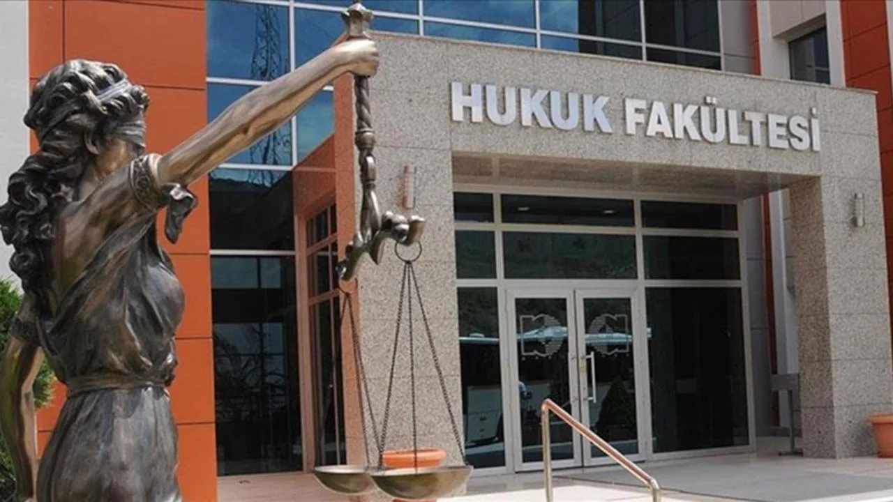 Hukuk fakültelerine giriş sıralaması barajı 125 bin oldu