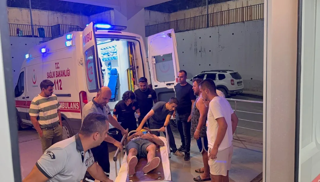 Antalya’da kaza: Otomobil uçuruma yuvarlandı – Son Dakika Türkiye Haberleri