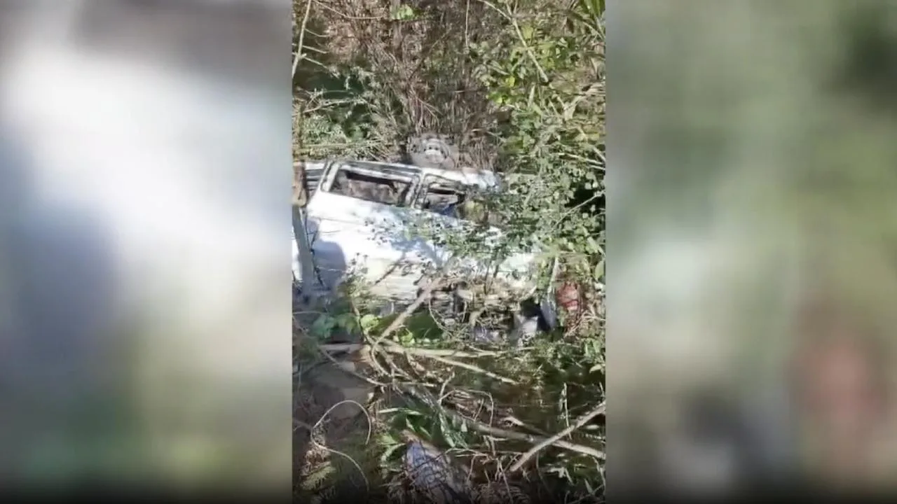 Sivas’ta işçi minibüsü uçurumdan yuvarlandı: 3 ölü, 18 yaralı