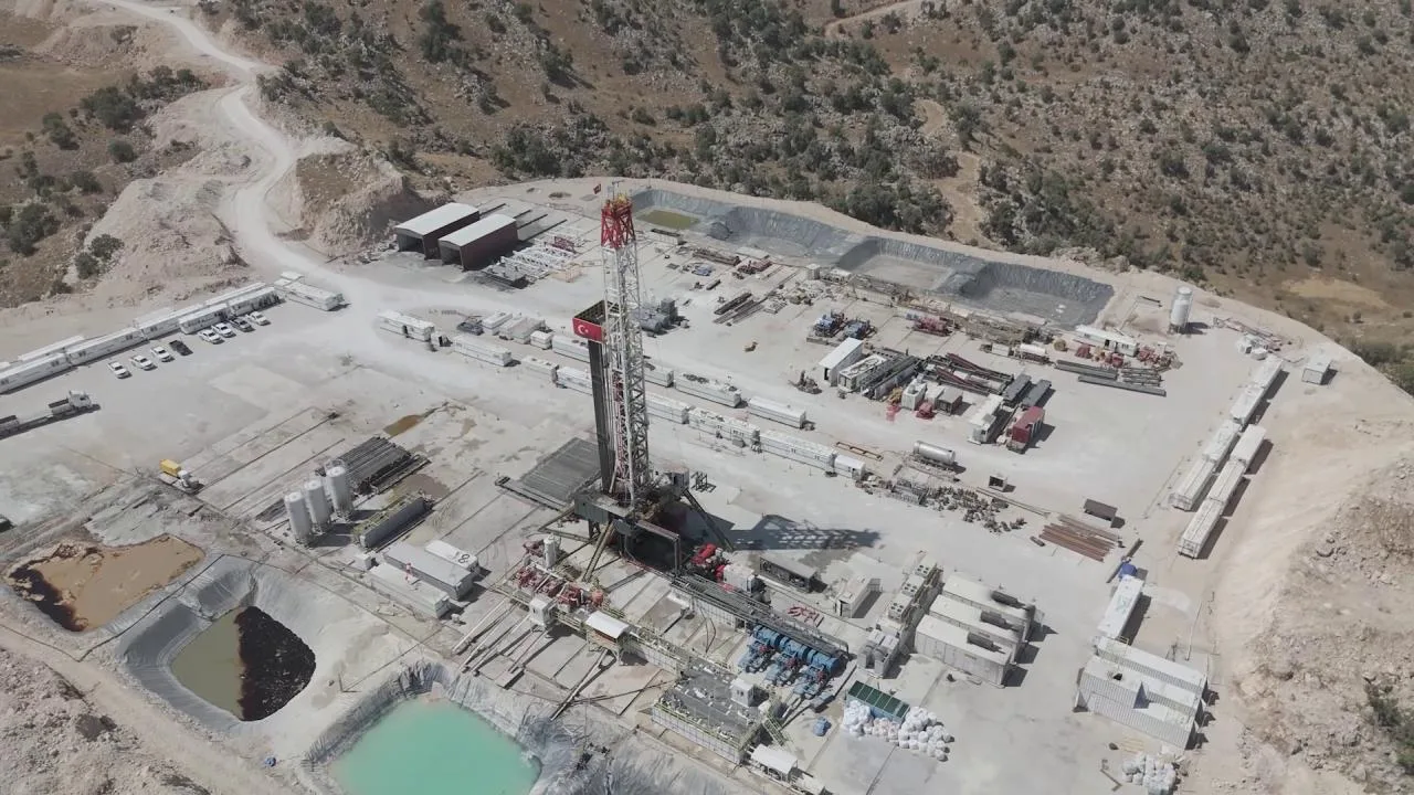 İki yerli petrol sondaj kulesi Şırnak’ta göreve başladı