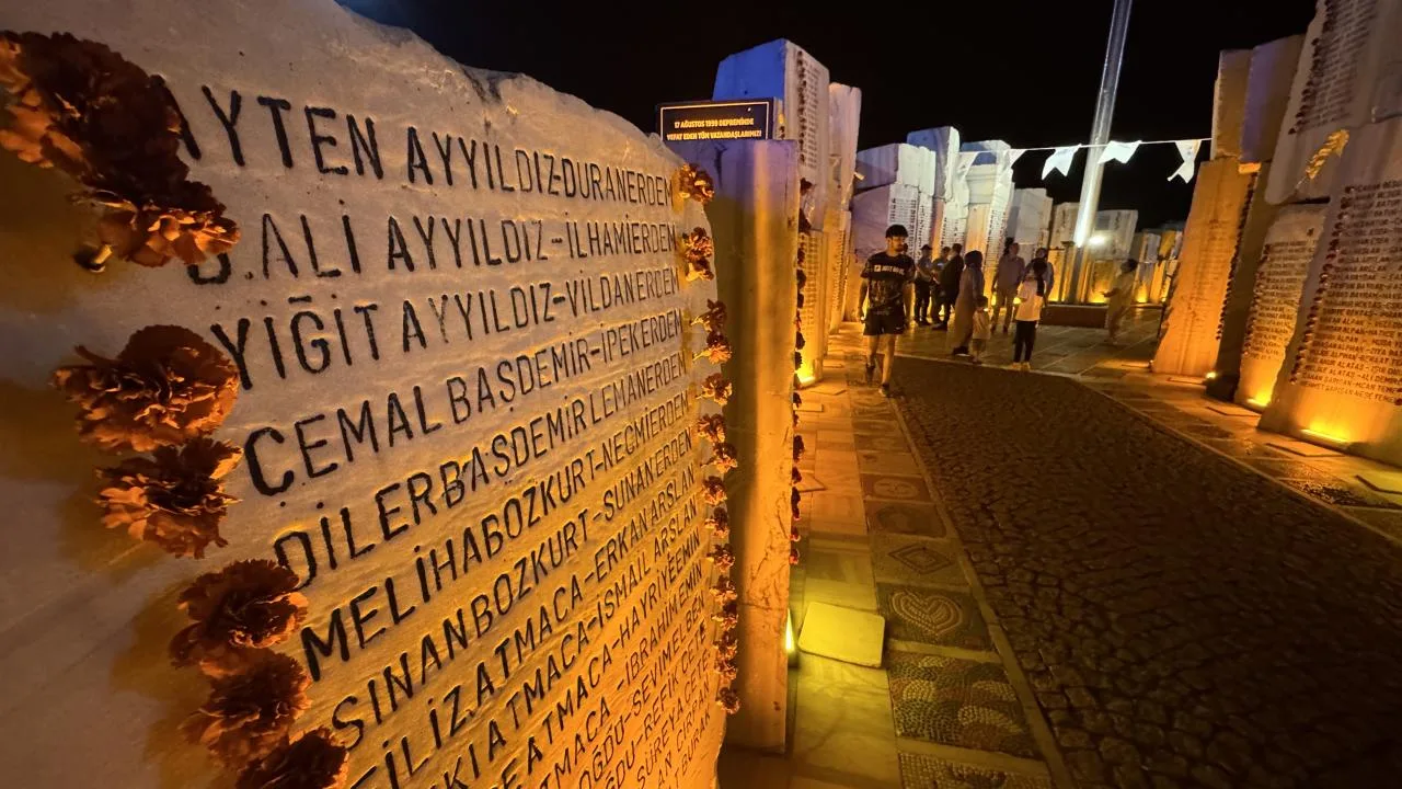 Marmara Depremi şehitleri anıldı – Son Dakika Haberleri