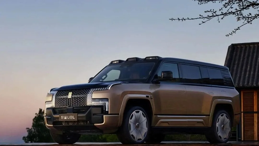 BYD’den Çin tankı… 24 ayar altından amblemi var… Fiyatı belli oldu