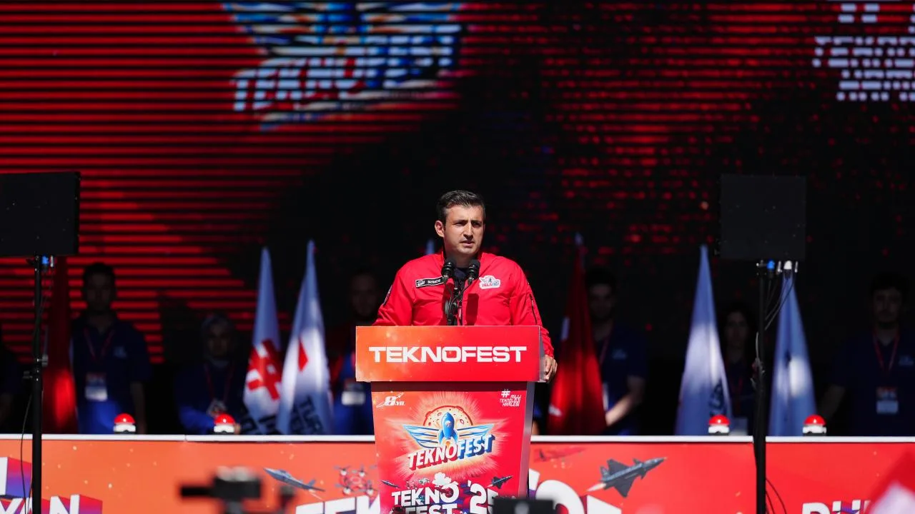 Selçuk Bayraktar: Davamız teknolojiyi vicdanla, aklı ahlakla birleştirmektir