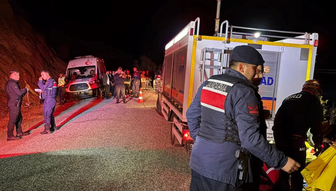 Sivas’ta feci kaza: Araçtaki 4 kişi öldü