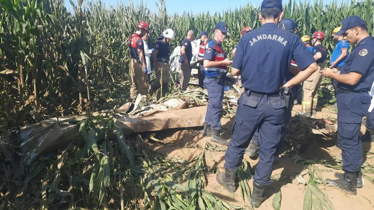 İzmir’de eğitim uçağı düştü: 1 ölü