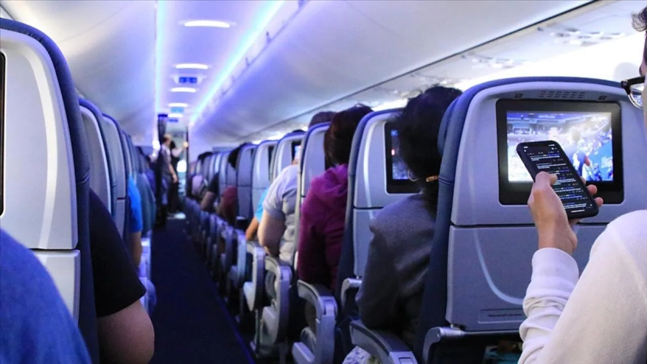 Uçaklarda ücretsiz su dönemi başladı