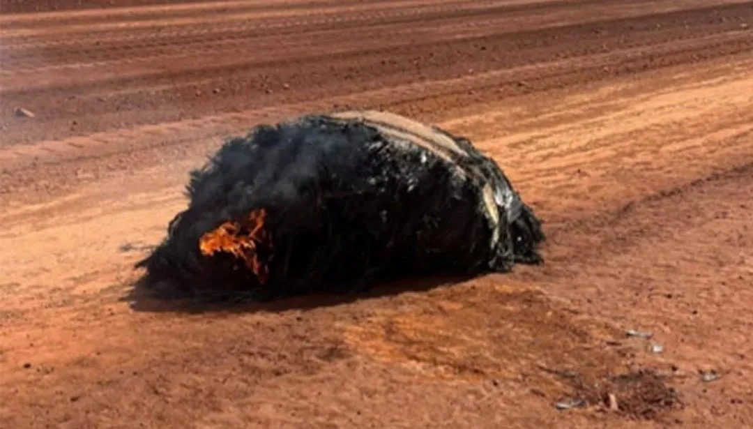 Çölde dikkat çeken enkaz: Uzay aracı parçası olabilir!