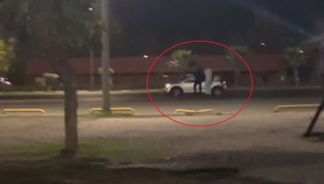 Samsun’da kazaya davetiye: Hareket halindeki aracın üzerine çıktılar