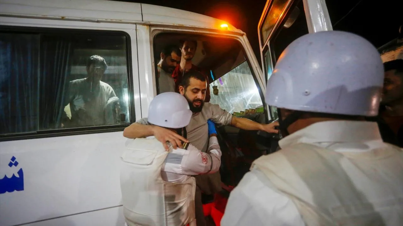 Ateşkes anlaşmasının ilk aşaması kapsamında 83 Filistinli esir serbest bırakıldı