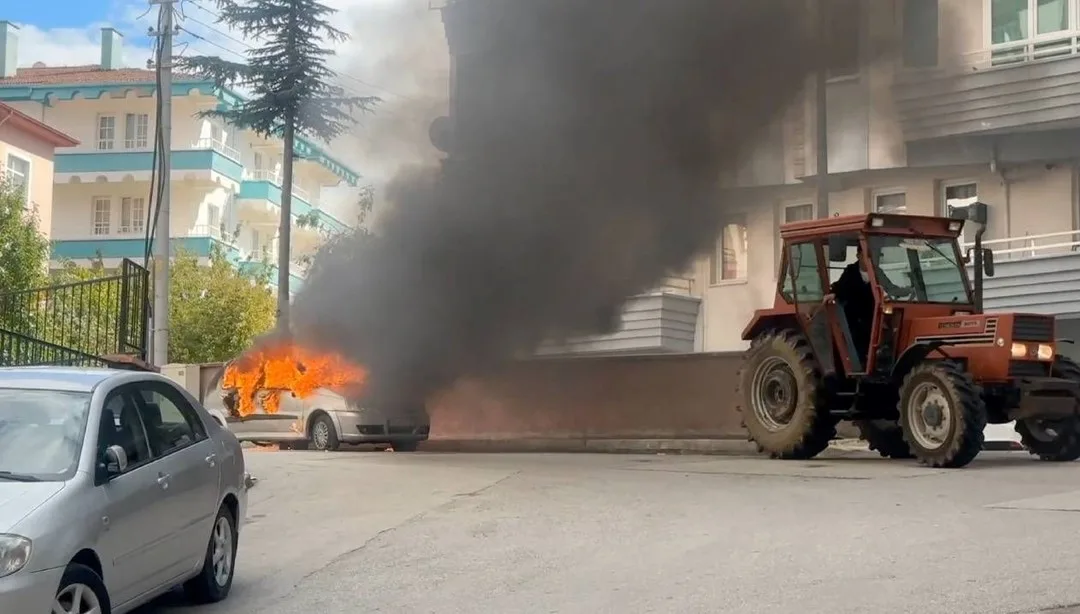 Dini nikahla birlikte yaşadığı kişinin otomobilini ateşe verdi