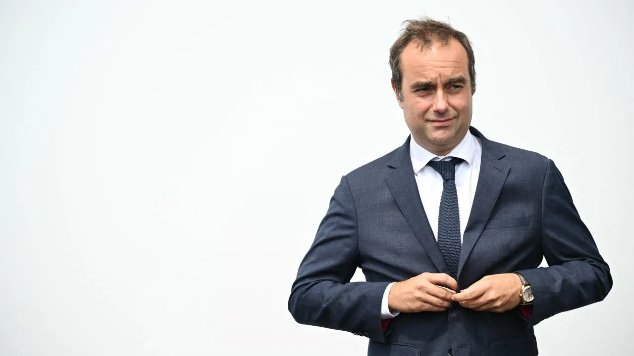 Fransa’da dün hükümeti kuran Başbakan Lecornu istifa etti