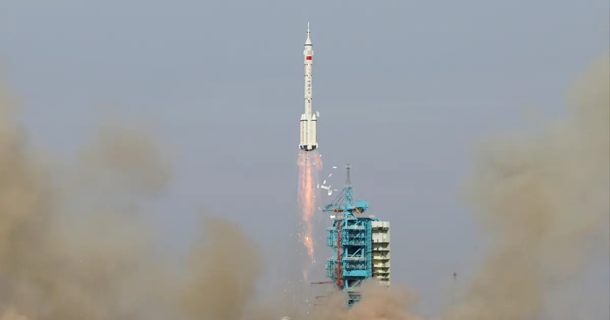 Çin’in yeniden kullanılabilir roketi uzayda alev aldı