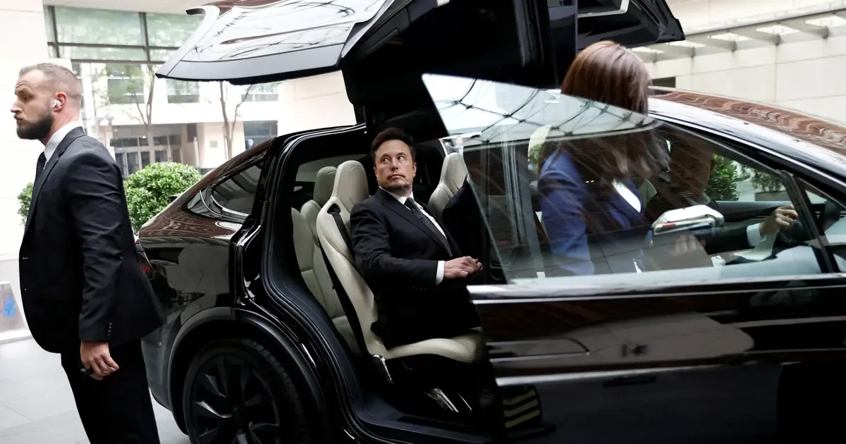 Elon Musk’tan Tesla’da “neşeli” değişiklik