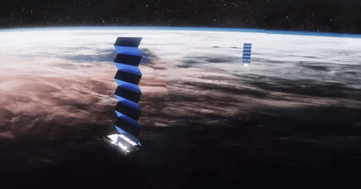 Önce patlama sonra çarpışma. SpaceX, Starlink uydularını indiriyor